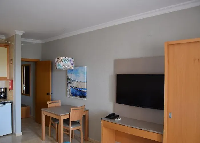 The Navigator - Solaqua 4*